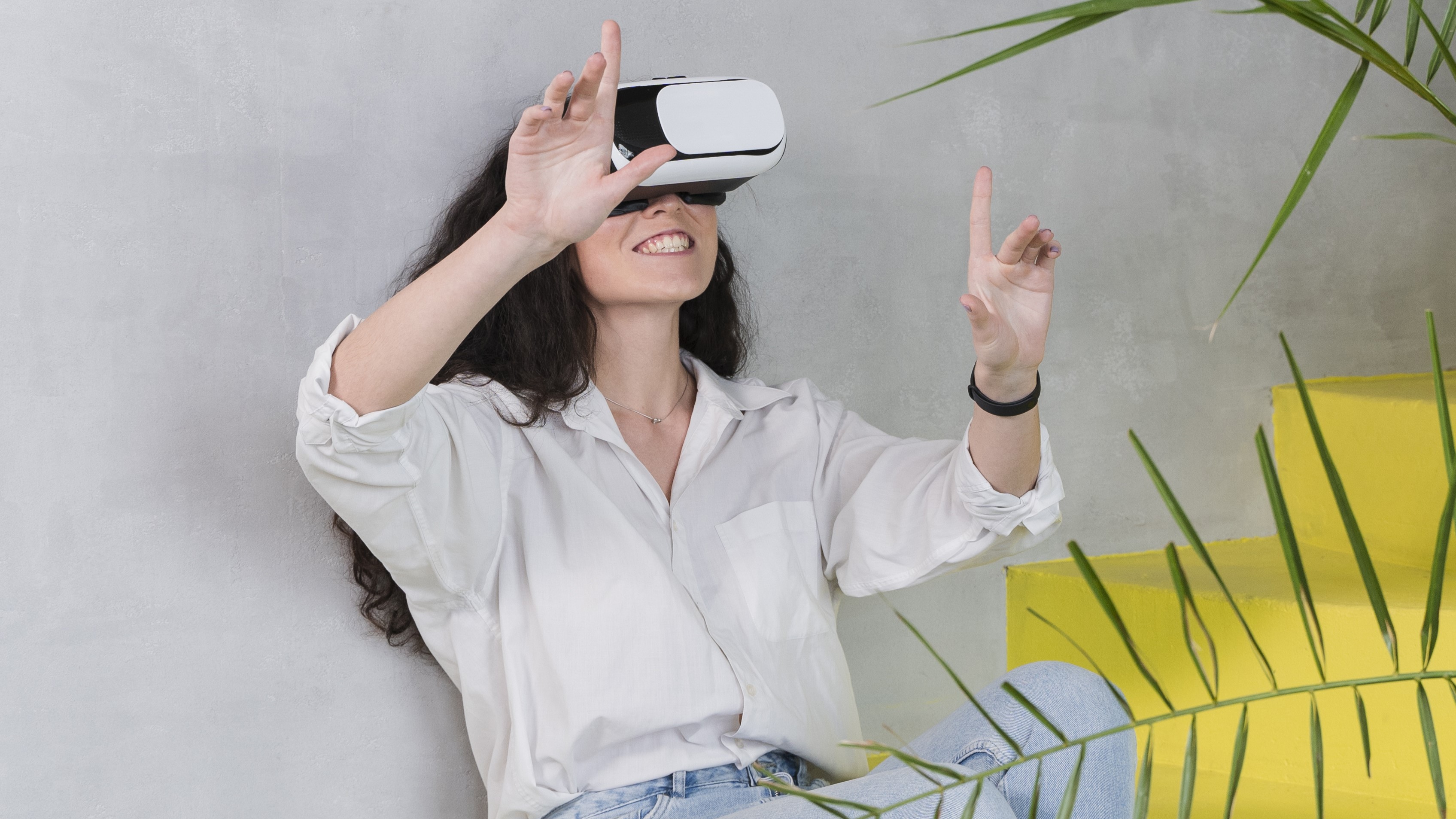 <a href="https://www.freepik.com/free-photo/woman-virtual-reality-headset-plants_7732895.htm#fromView=search&page=1&position=34&uuid=1b24df17-615b-4129-a6b6-6dbd49e0fa2d">Image by freepik</a>